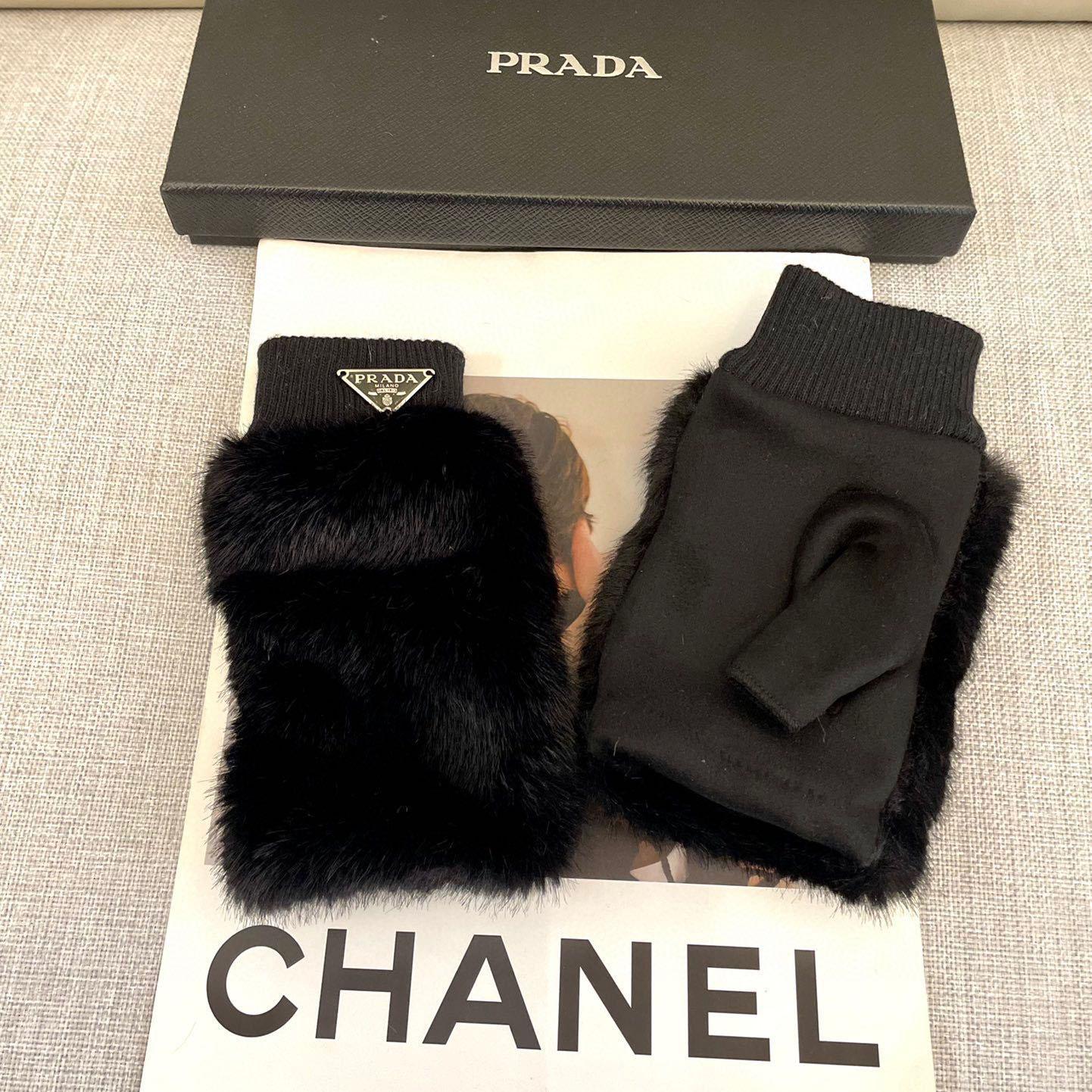 Prada Gloves  - EUR FASHION