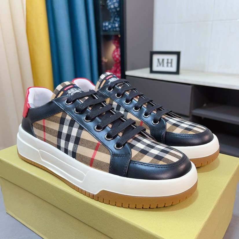 Burberry Sneakers - EUR FASHION