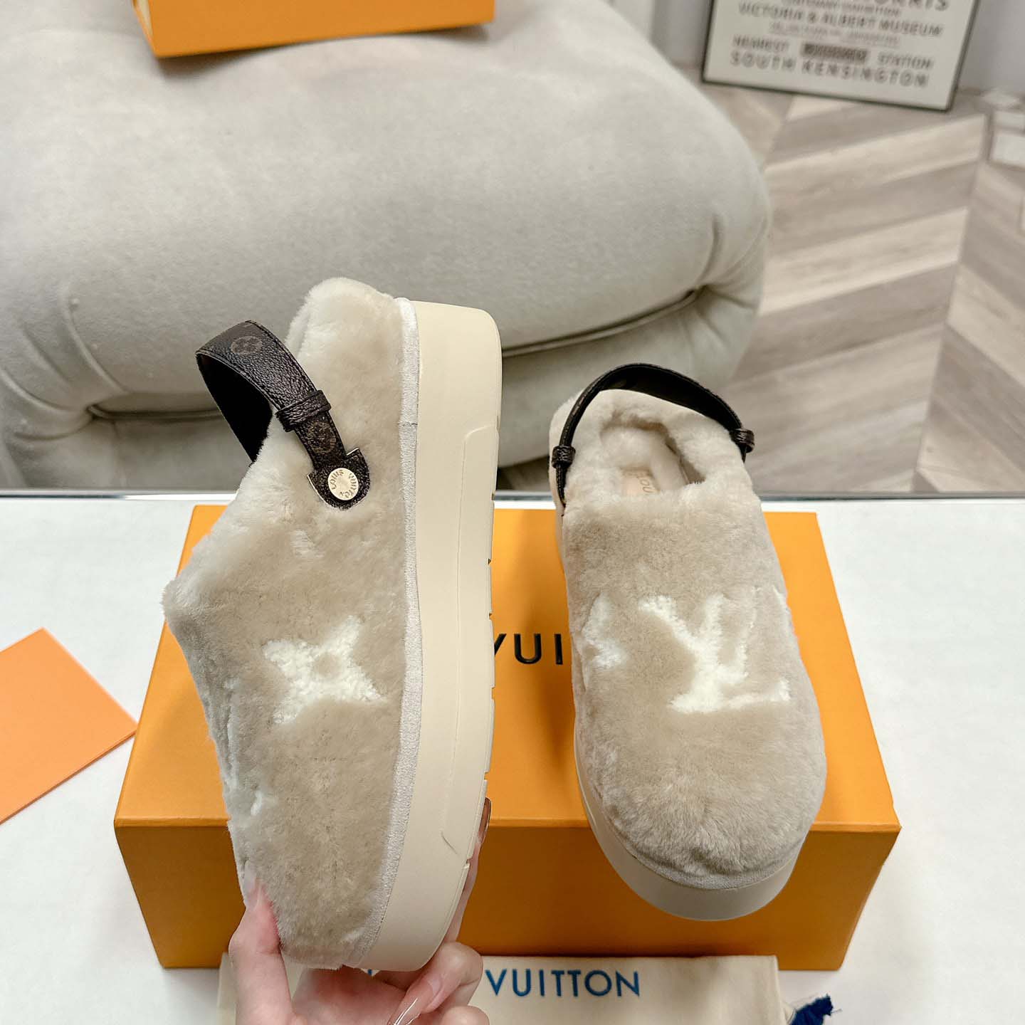 Louis Vuitton Aspen Platform Clog           - EUR FASHION