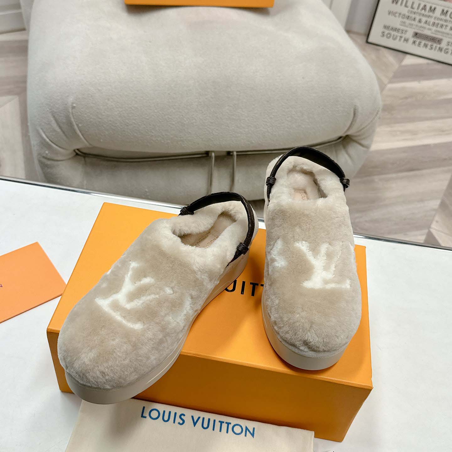 Louis Vuitton Aspen Platform Clog           - EUR FASHION