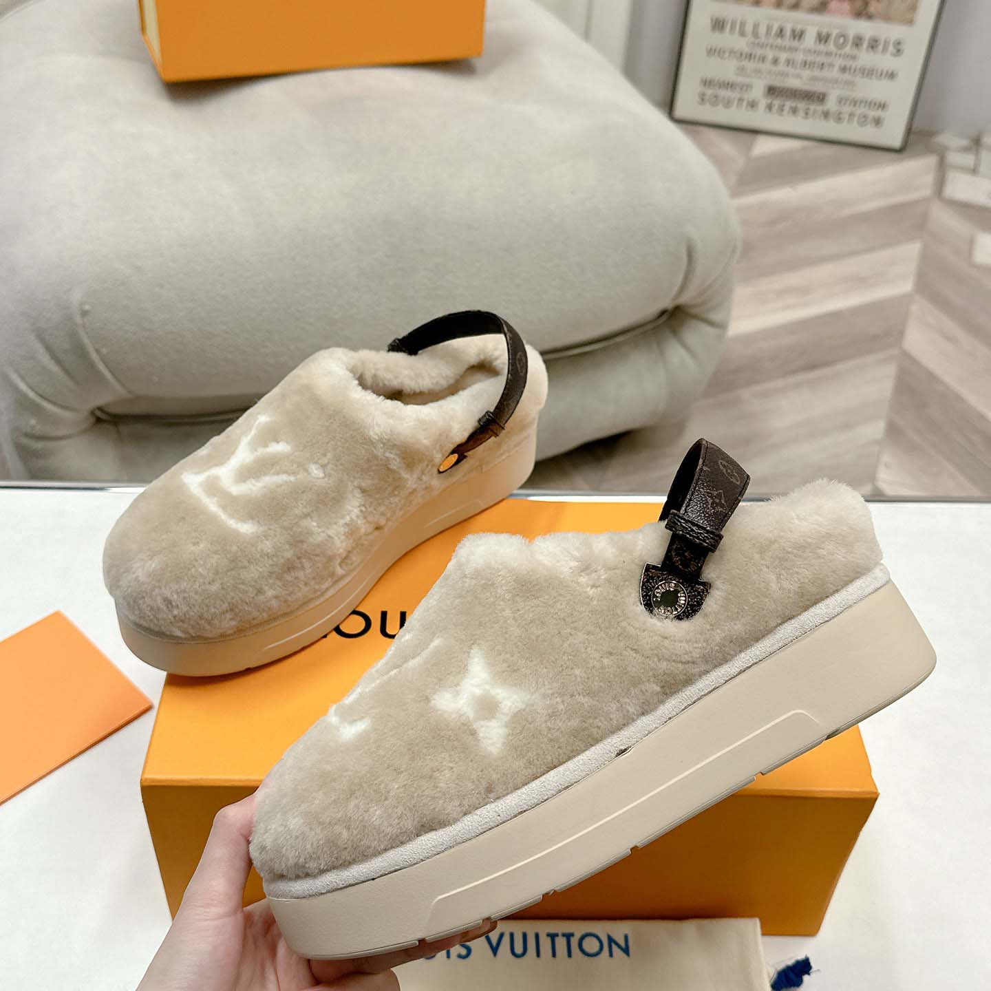 Louis Vuitton Aspen Platform Clog           - EUR FASHION