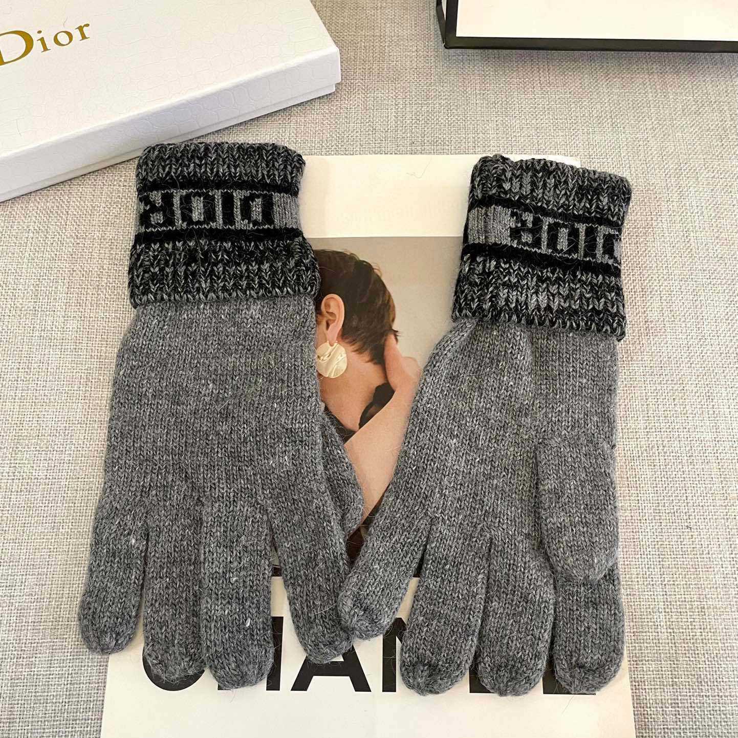 Dior Gloves  - EUR FASHION