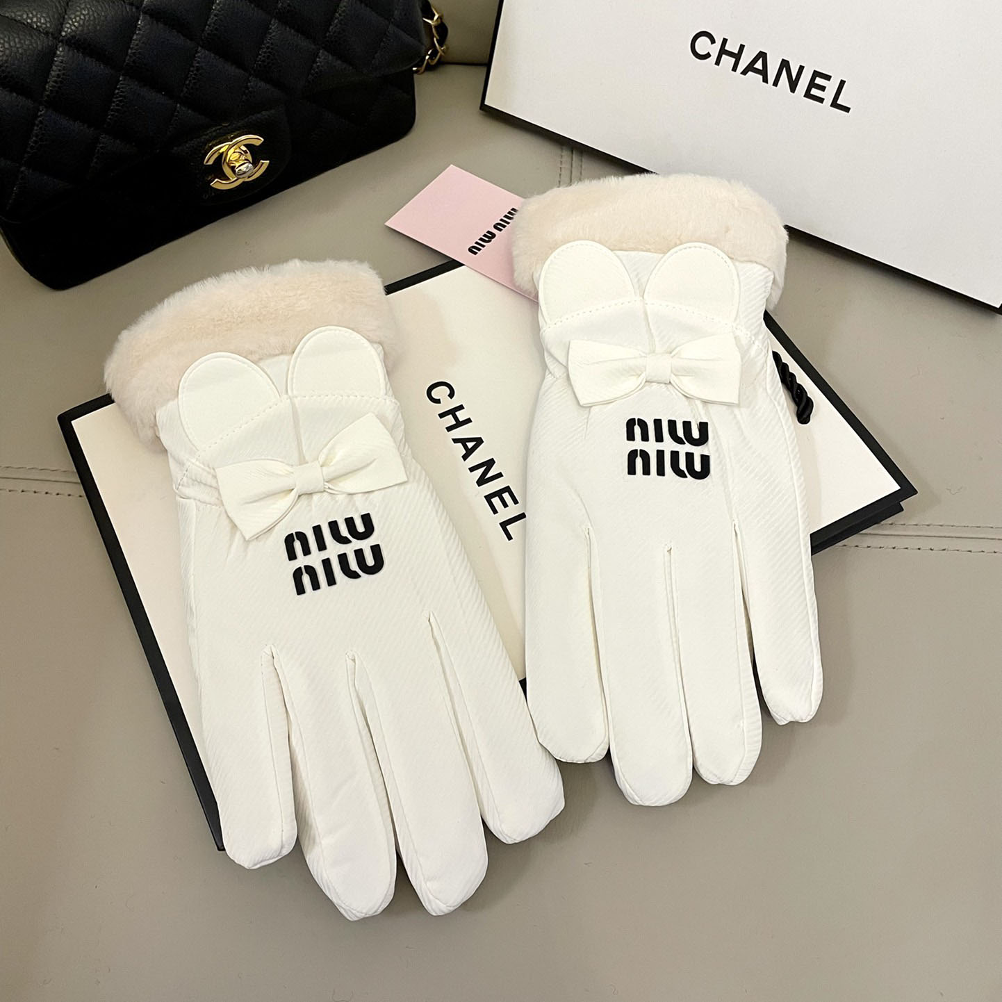 Miu Miu Gloves  - EUR FASHION