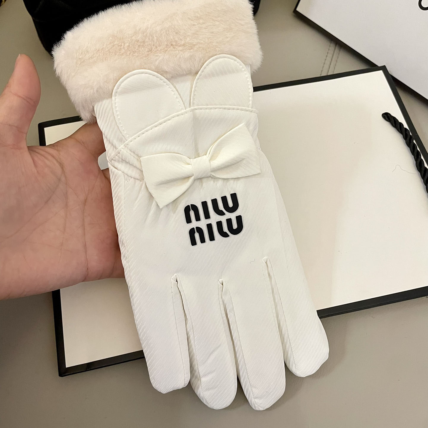 Miu Miu Gloves  - EUR FASHION