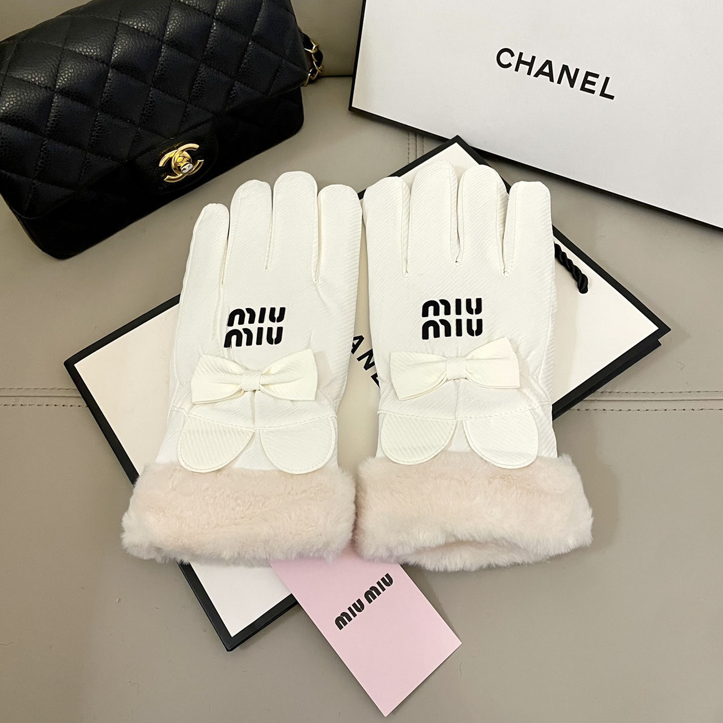 Miu Miu Gloves  - EUR FASHION