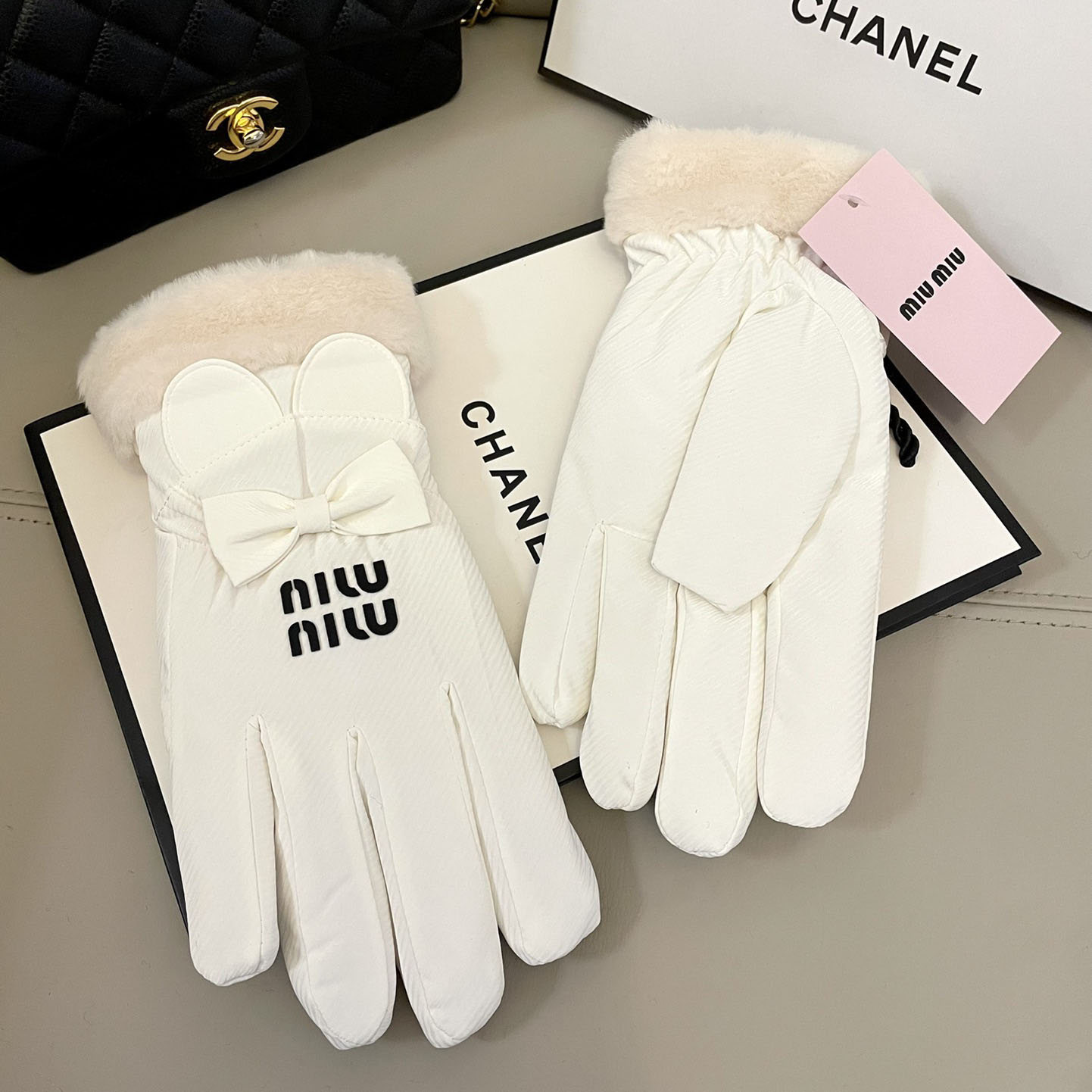 Miu Miu Gloves  - EUR FASHION