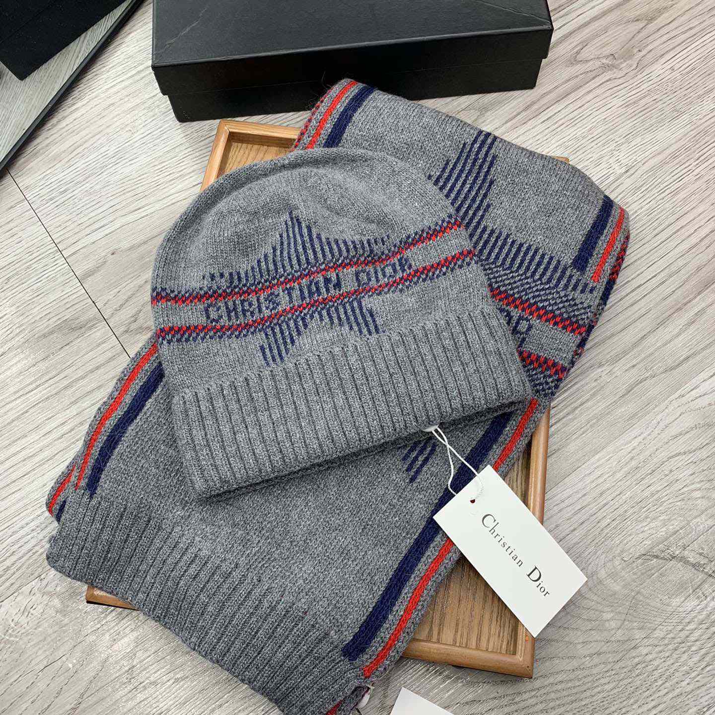 Dior Beanie And Scarf - EUR FASHION