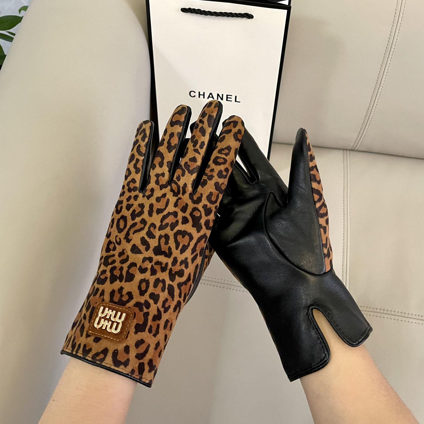 Miu Miu Gloves  - EUR FASHION