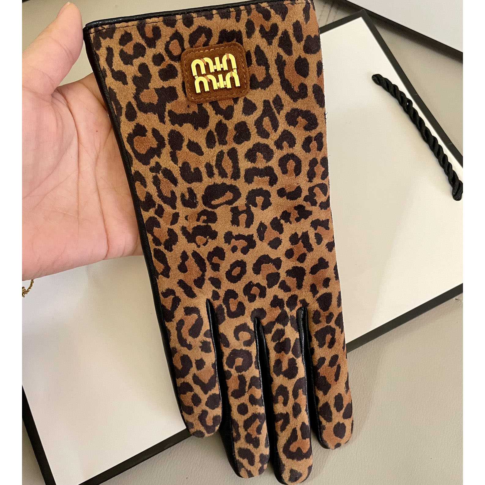 Miu Miu Gloves  - EUR FASHION