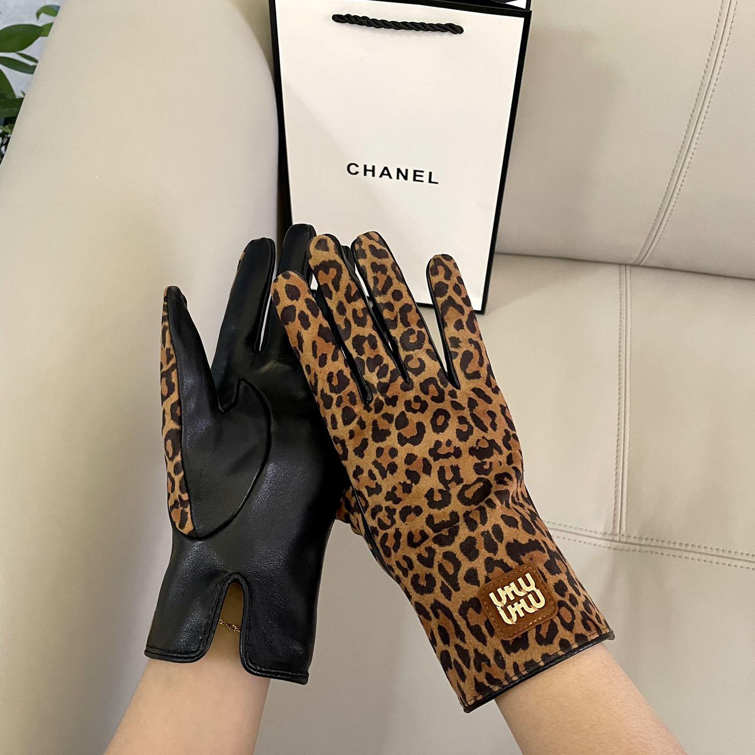 Miu Miu Gloves  - EUR FASHION