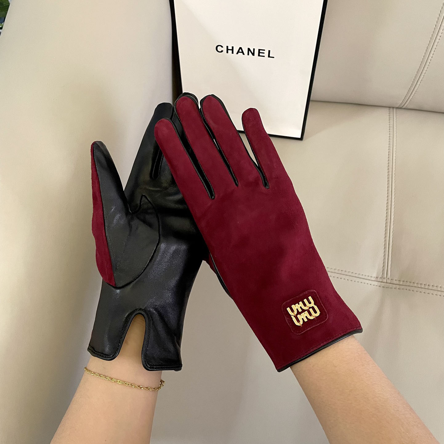 Miu Miu Gloves  - EUR FASHION