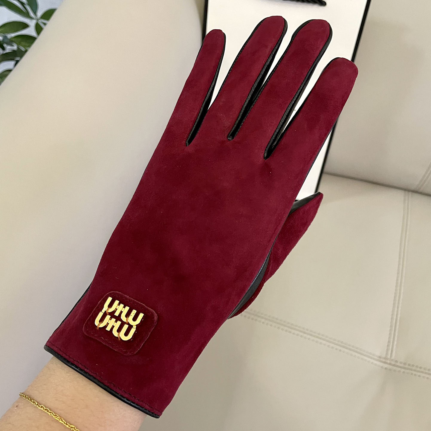 Miu Miu Gloves  - EUR FASHION