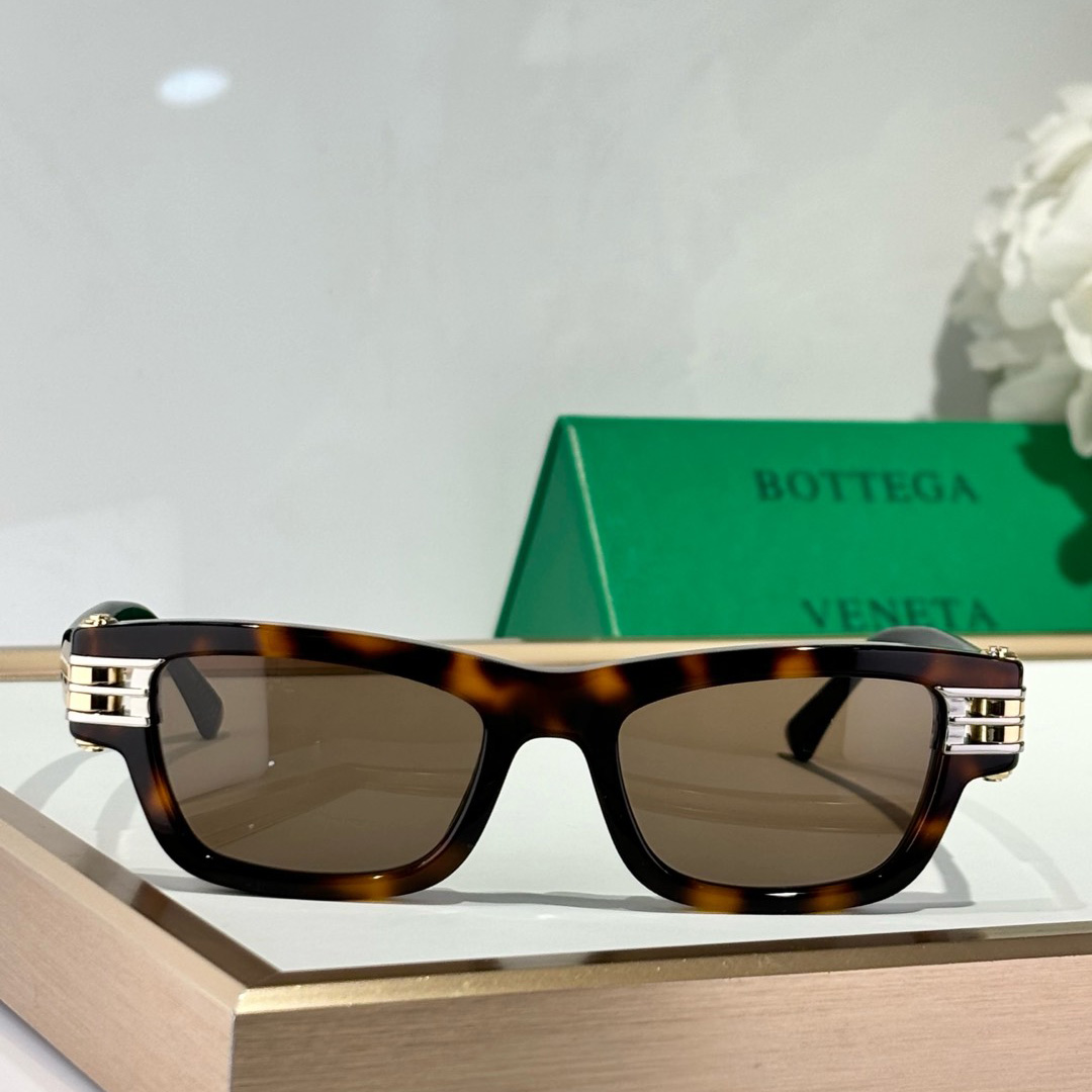 Bottega Veneta Bolt Squared Sunglasses - EUR FASHION