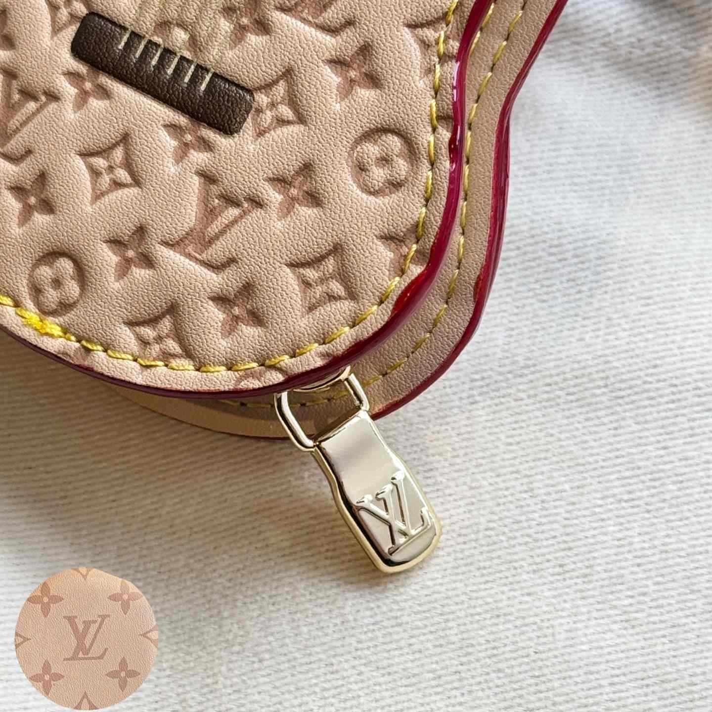 Louis Vuitton Guitar Pouch Bag Charm   M02032 - EUR FASHION