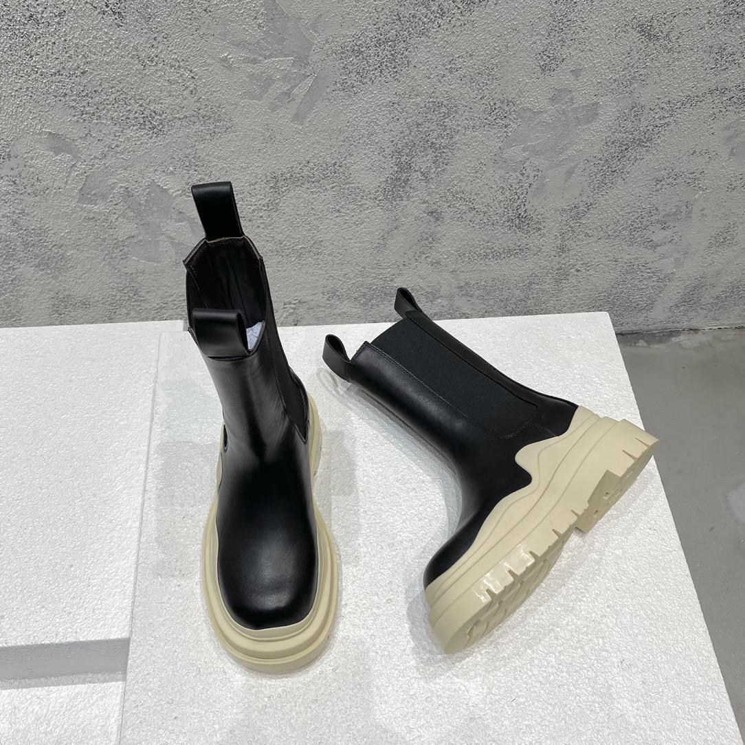 Bottega Veneta Tire Chelsea Boot - EUR FASHION