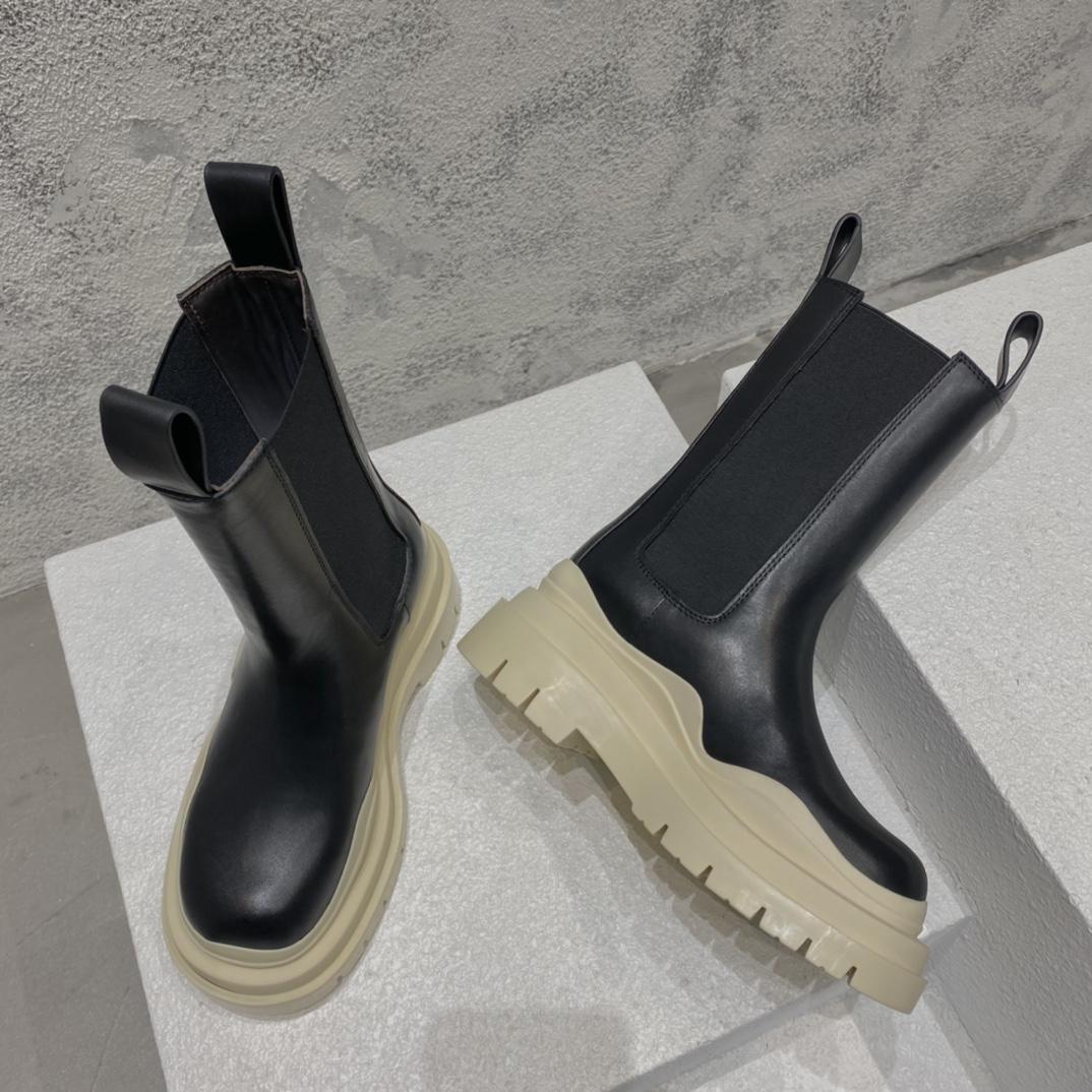 Bottega Veneta Tire Chelsea Boot - EUR FASHION