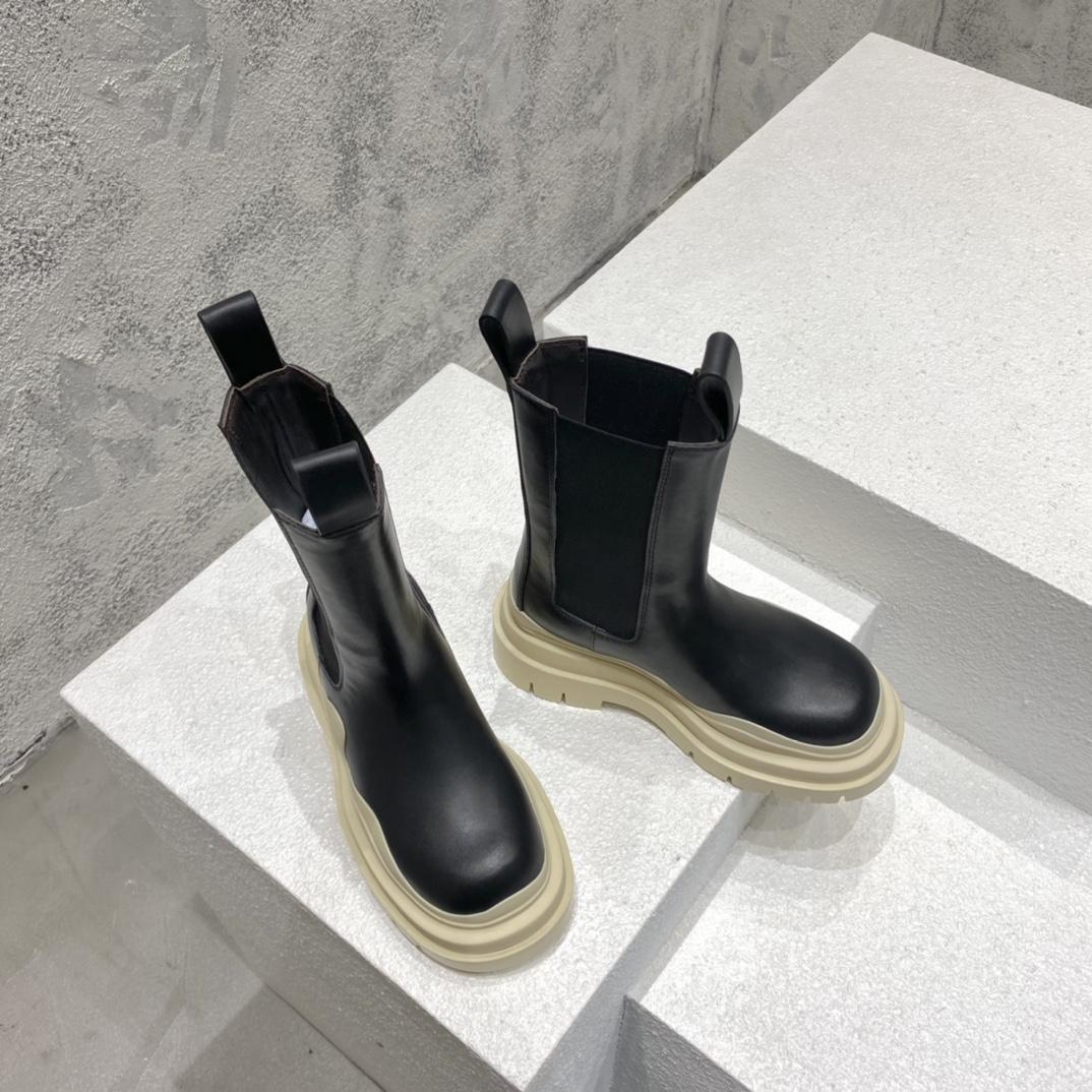 Bottega Veneta Tire Chelsea Boot - EUR FASHION