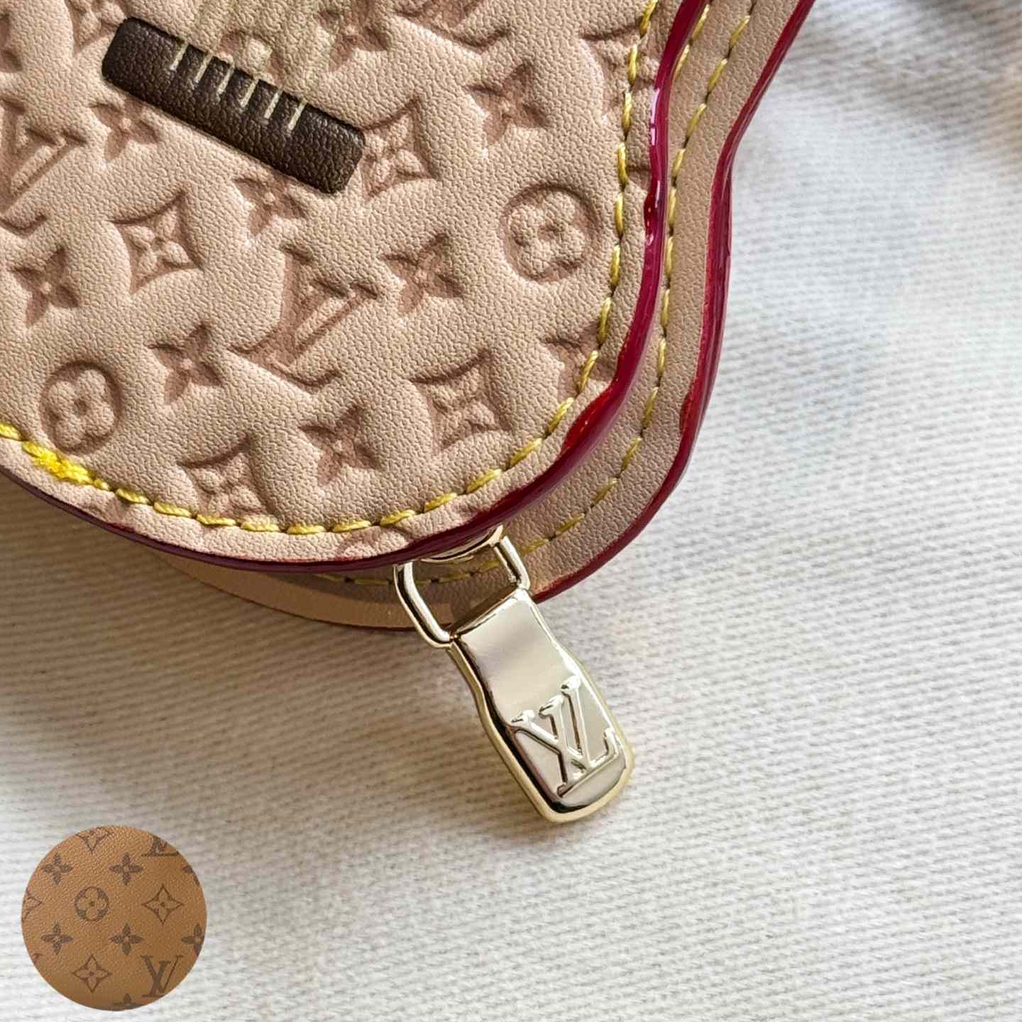 Louis Vuitton Guitar Pouch Bag Charm   M02032 - EUR FASHION