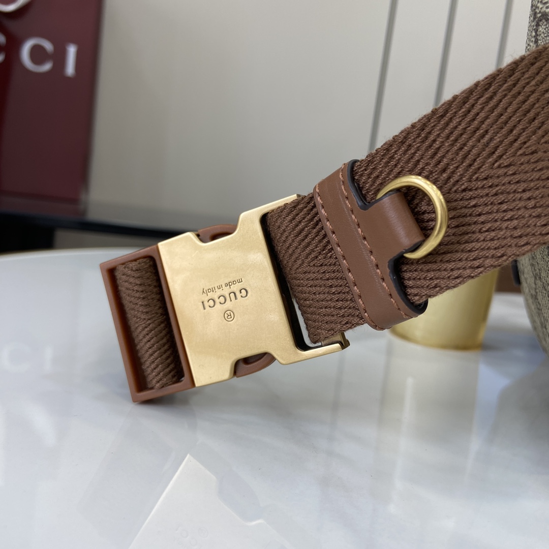 Gucci GG Emblem Medium Belt Bag - EUR FASHION