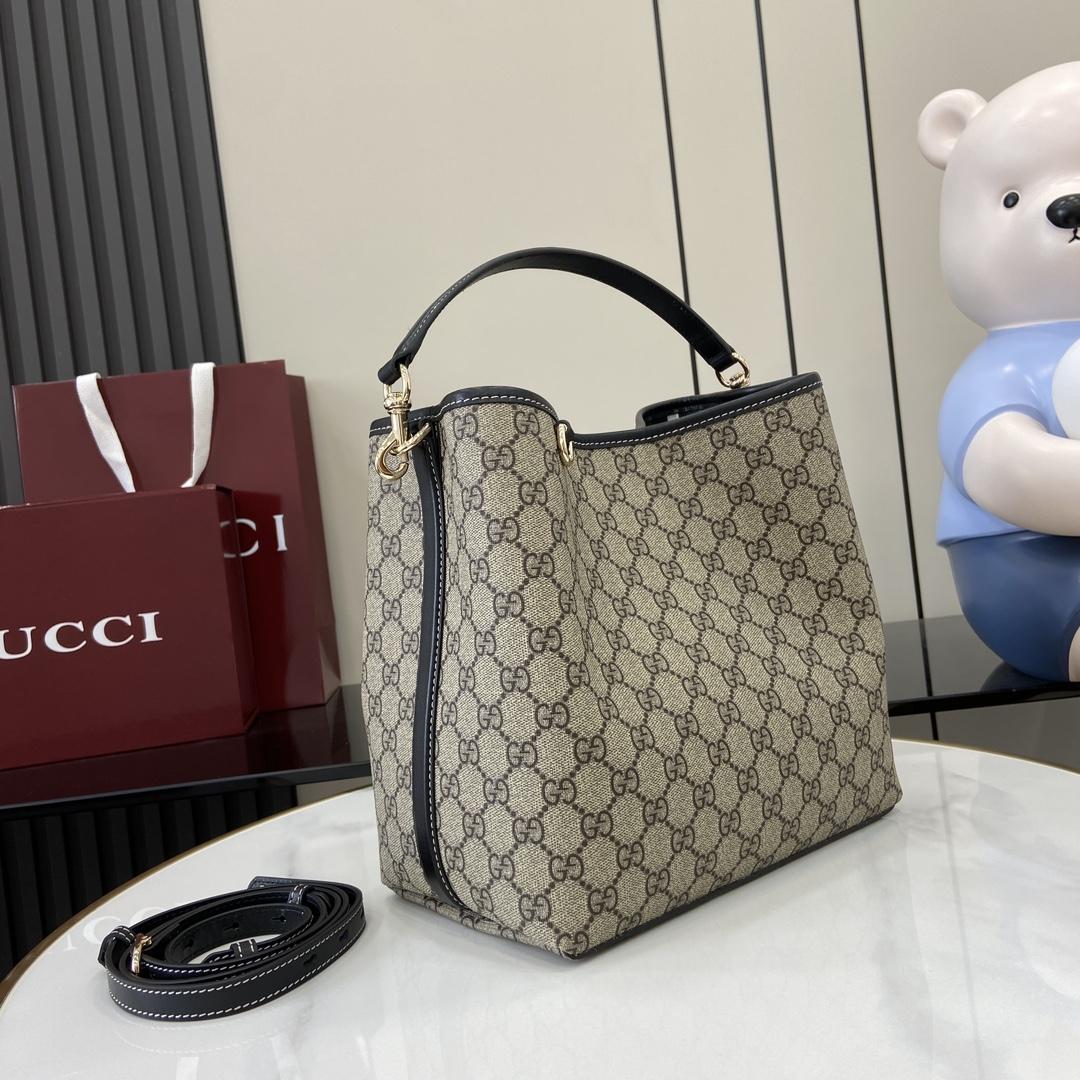 Gucci GG Emblem Small Shoulder Bag - EUR FASHION