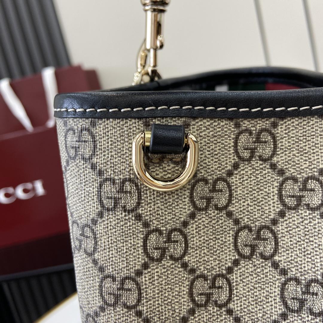 Gucci GG Emblem Small Shoulder Bag - EUR FASHION