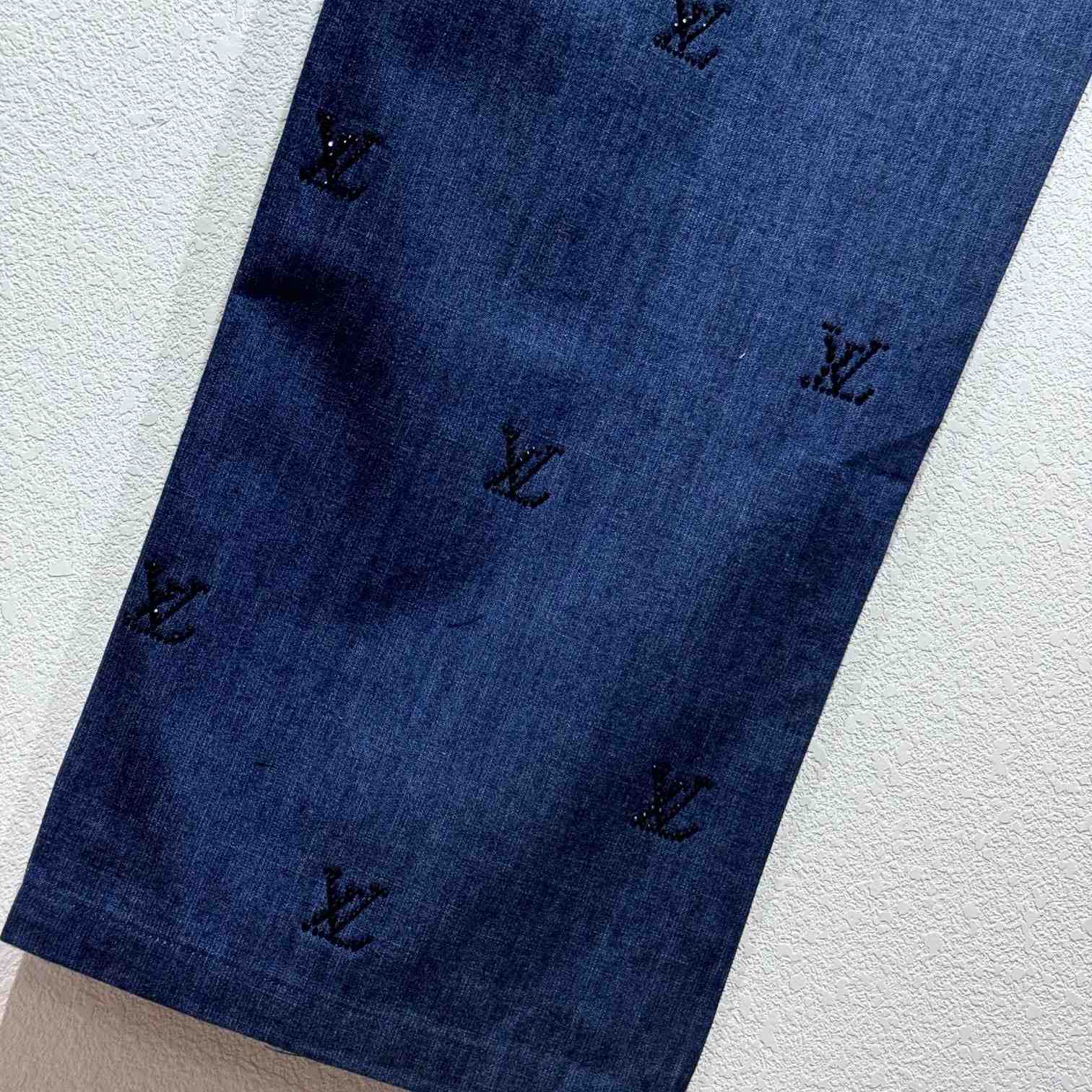 Louis Vuitton LV Blason Embellished Denim Pants  1AGIUN - EUR FASHION