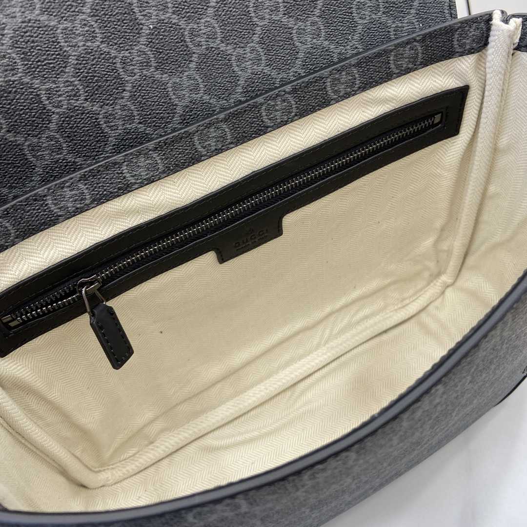 Gucci GG Emblem Medium Crossbody Bag - EUR FASHION