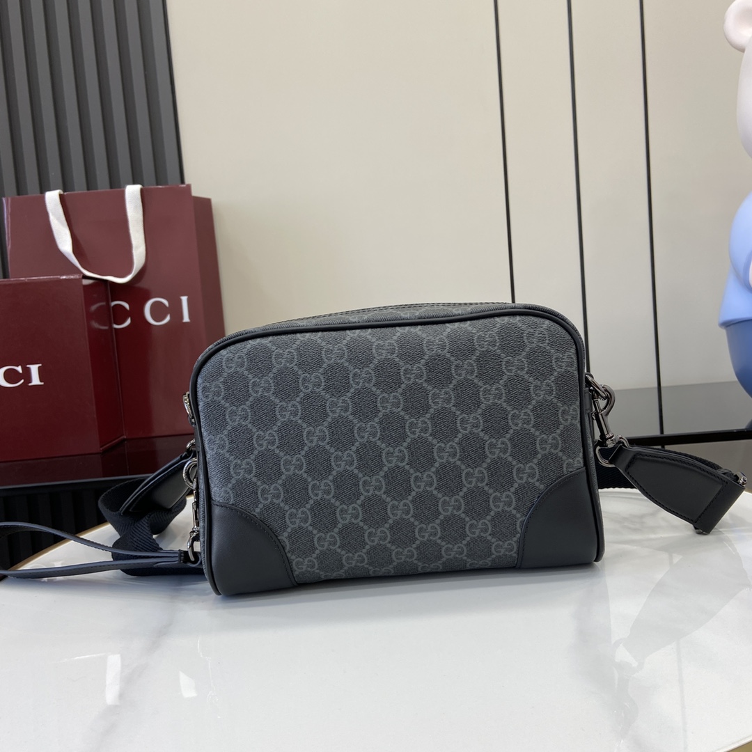 Gucci GG Emblem Small Crossbody Bag - EUR FASHION