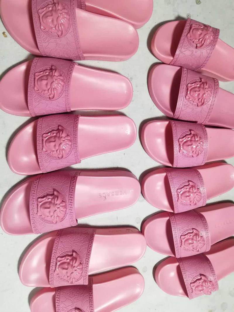 Versace Slides Pink - EUR FASHION