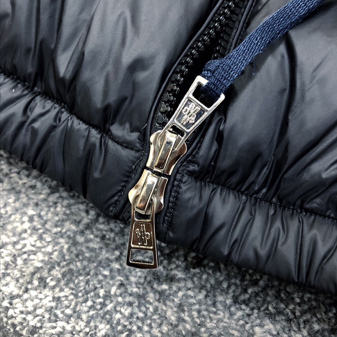 Moncler Black Down Jacket - EUR FASHION