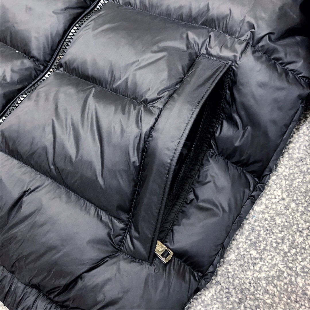 Moncler Black Down Jacket - EUR FASHION