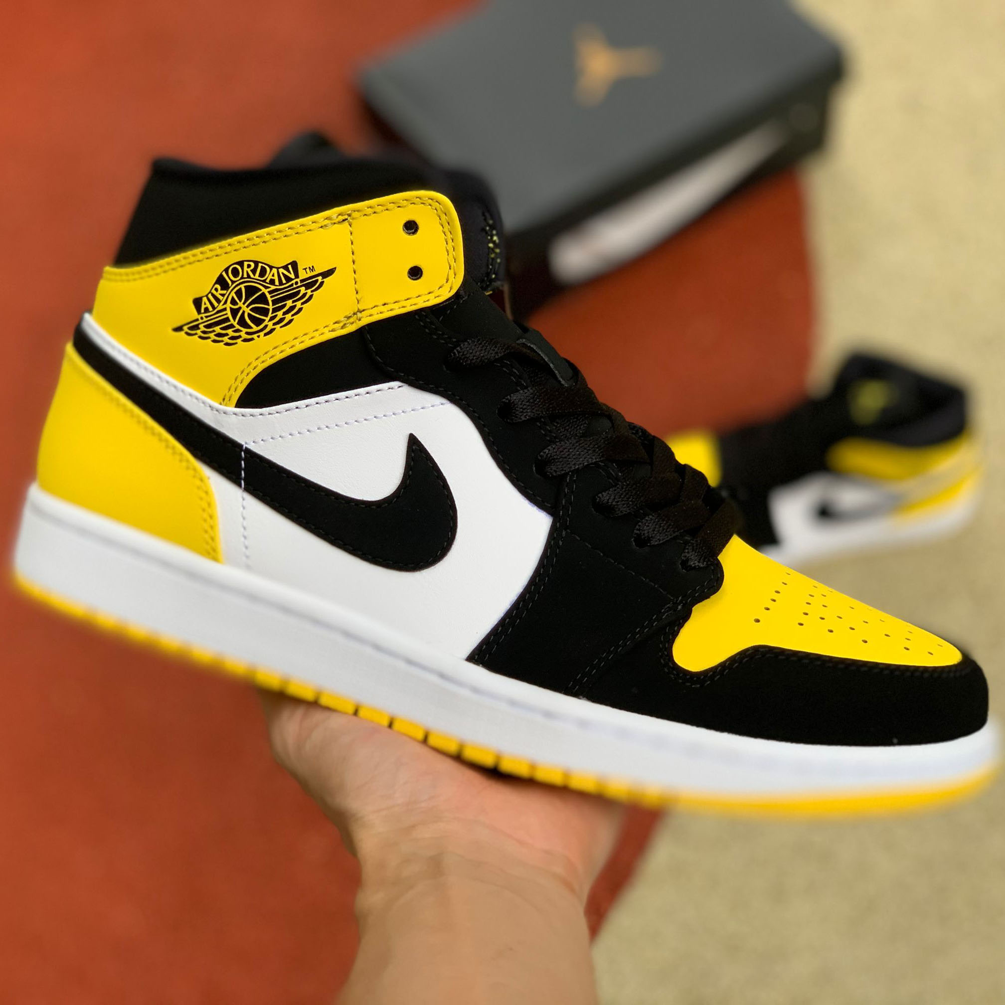 Jordan 1 Mid Yellow Toe Footasylum  - EUR FASHION