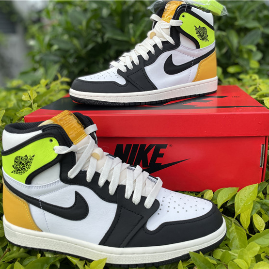 Jordan Air 1 High OG Volt Gold Sail 555088-118 - EUR FASHION