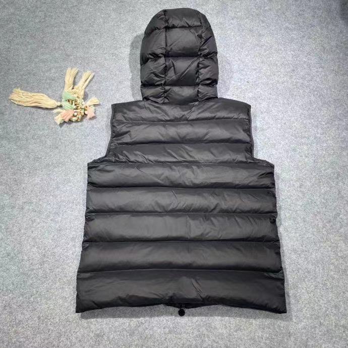 Moncler Vest In black - EUR FASHION