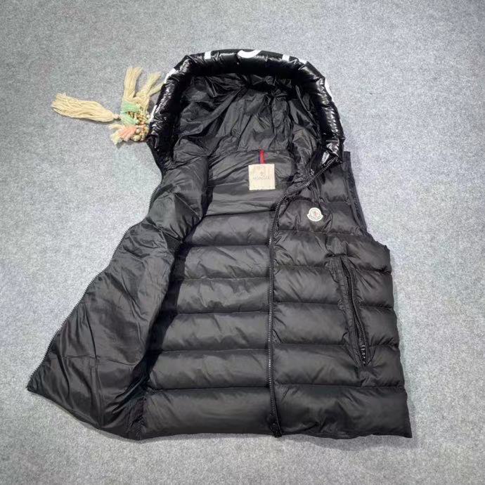 Moncler Vest In black - EUR FASHION