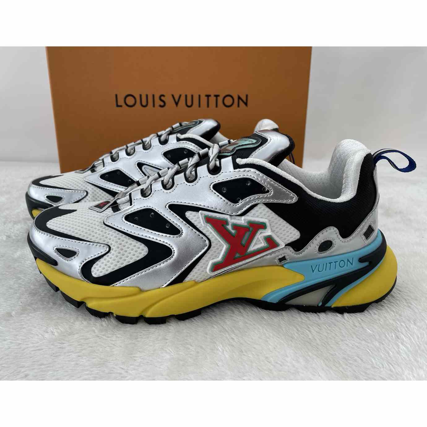 Louis Vuitton Runner Tatic Sneaker(Upon UK Size) - EUR FASHION