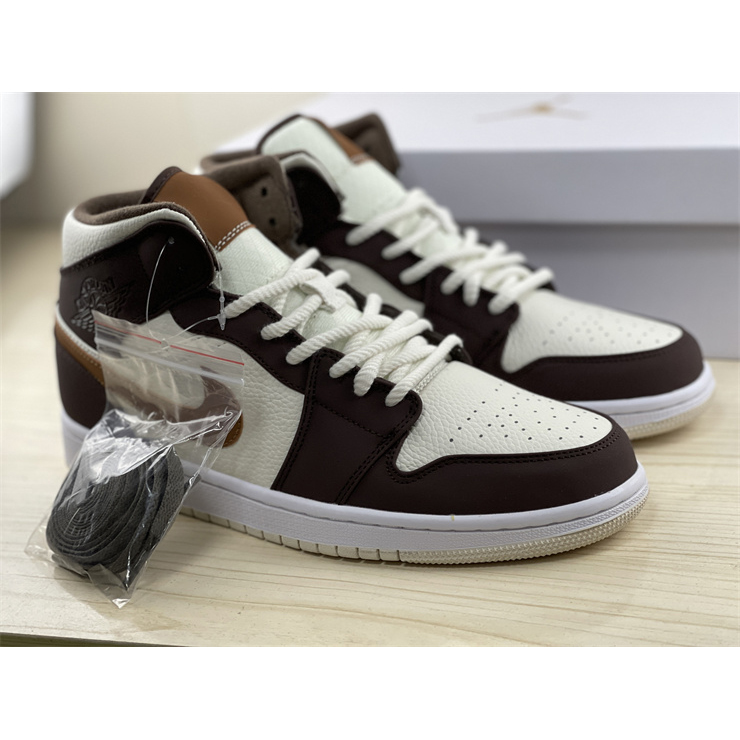 Jordan  AJ1 Mid Sneaker DO6699-200 - EUR FASHION