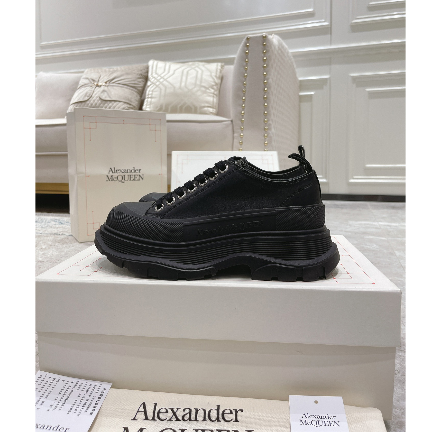 Alexander Mqueen Tread Slick Platform Low Sneakers - EUR FASHION