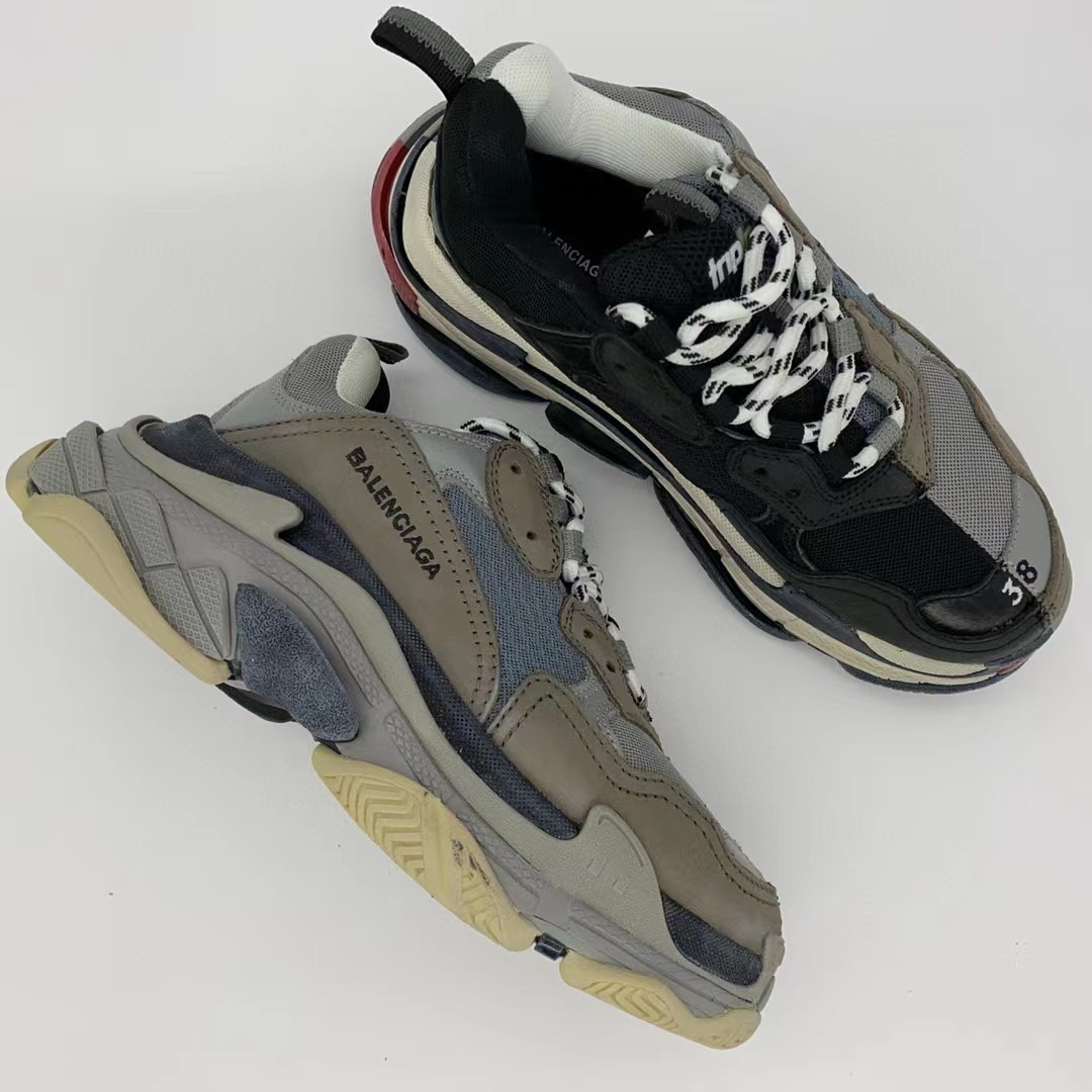 Balenciaga Triple S Sneaker  - EUR FASHION