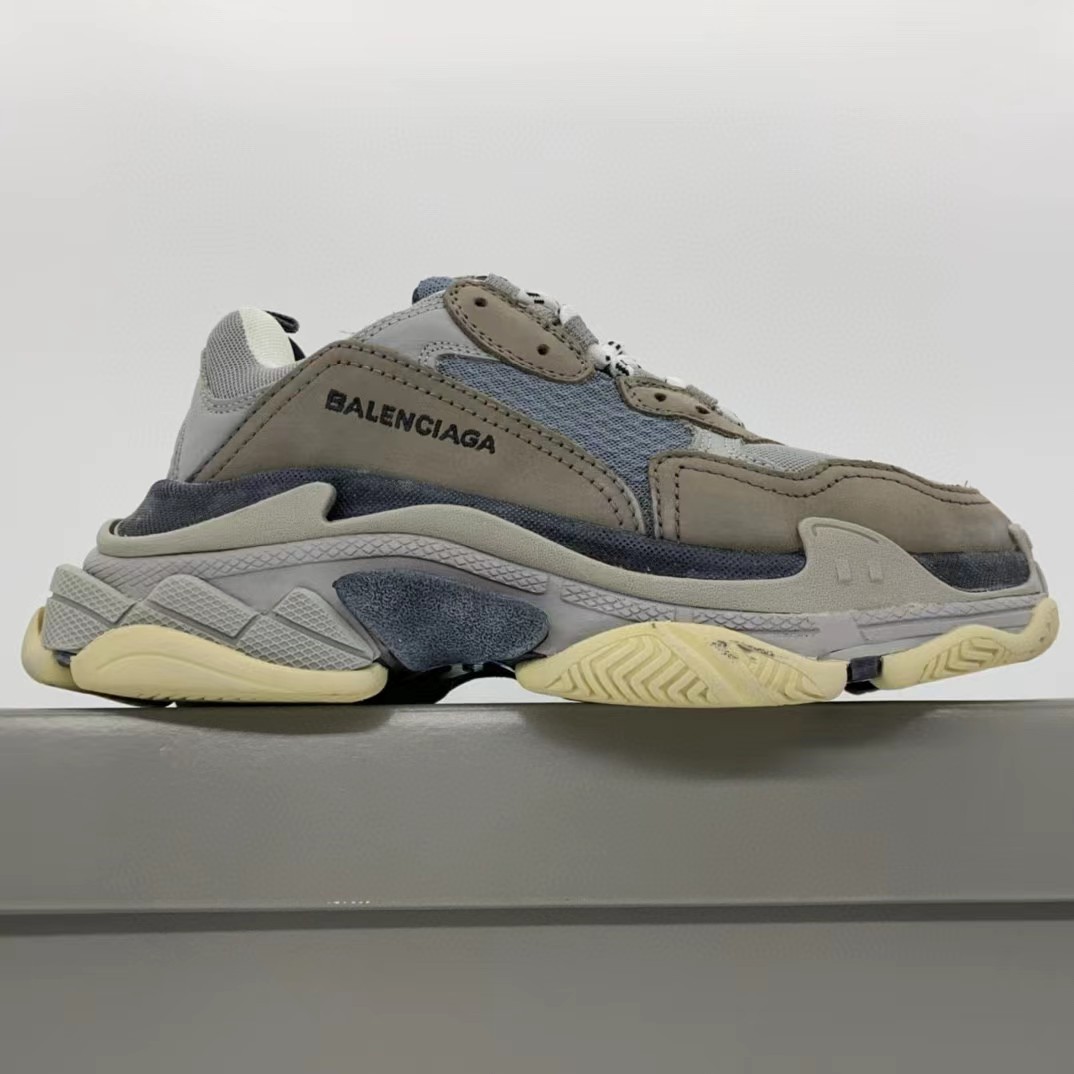 Balenciaga Triple S Sneaker  - EUR FASHION