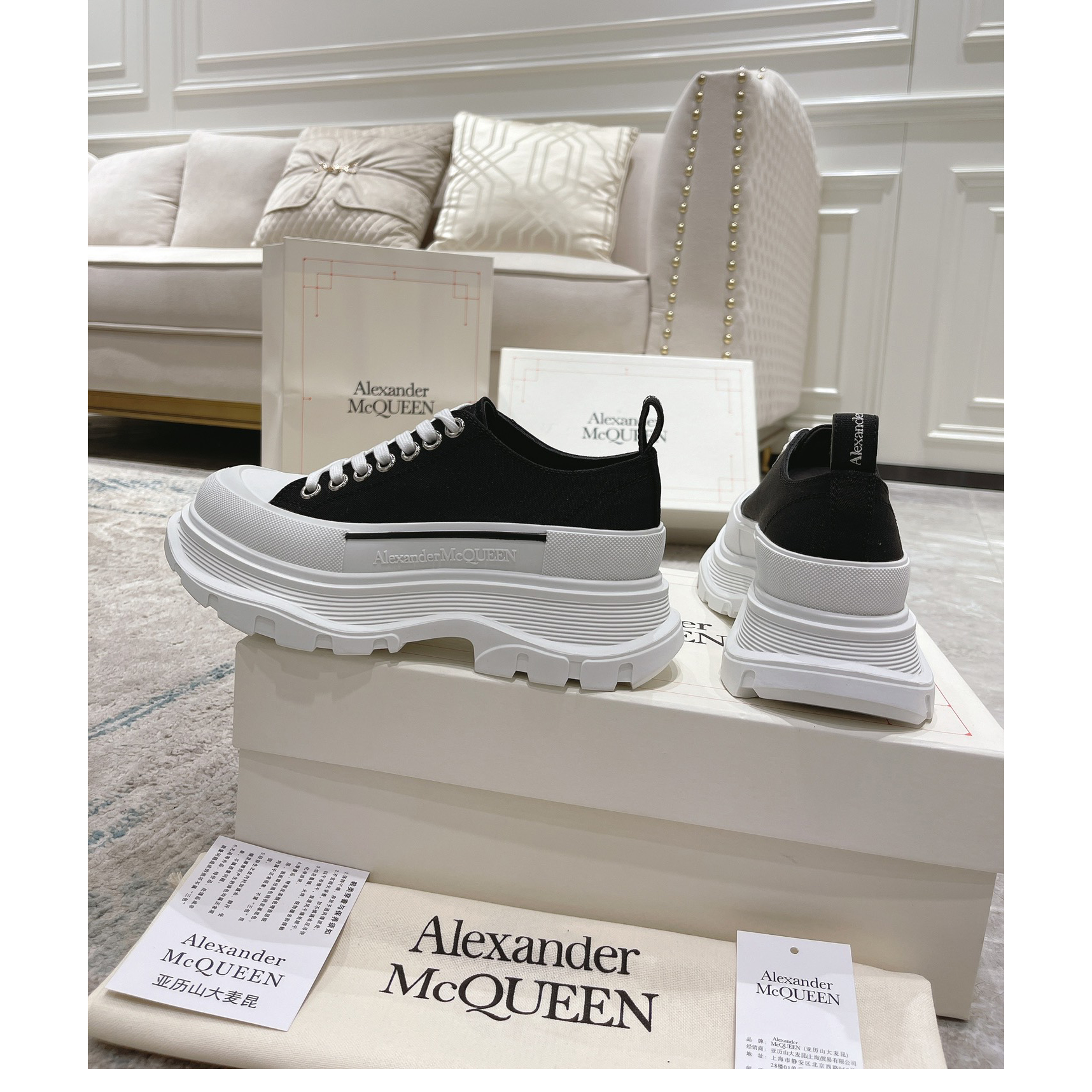 Alexander Mqueen Tread Slick Platform Low Sneakers - EUR FASHION