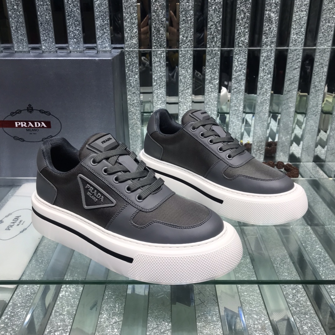 Prada Logo Sneakers In Black - EUR FASHION