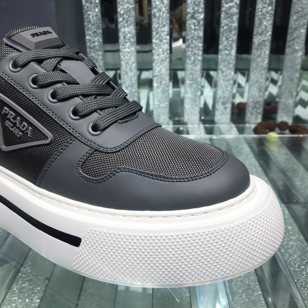 Prada Logo Sneakers In Black - EUR FASHION