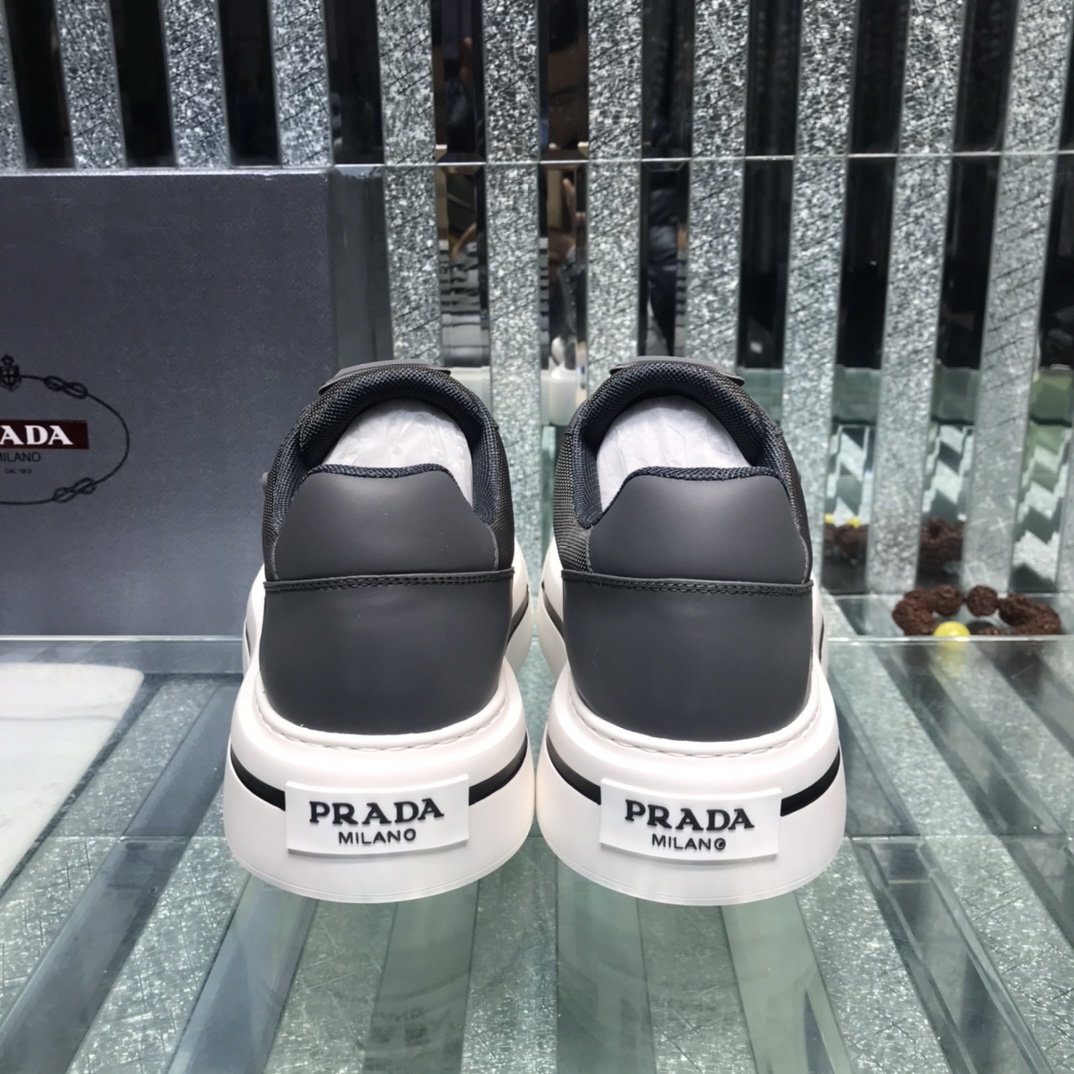 Prada Logo Sneakers In Black - EUR FASHION