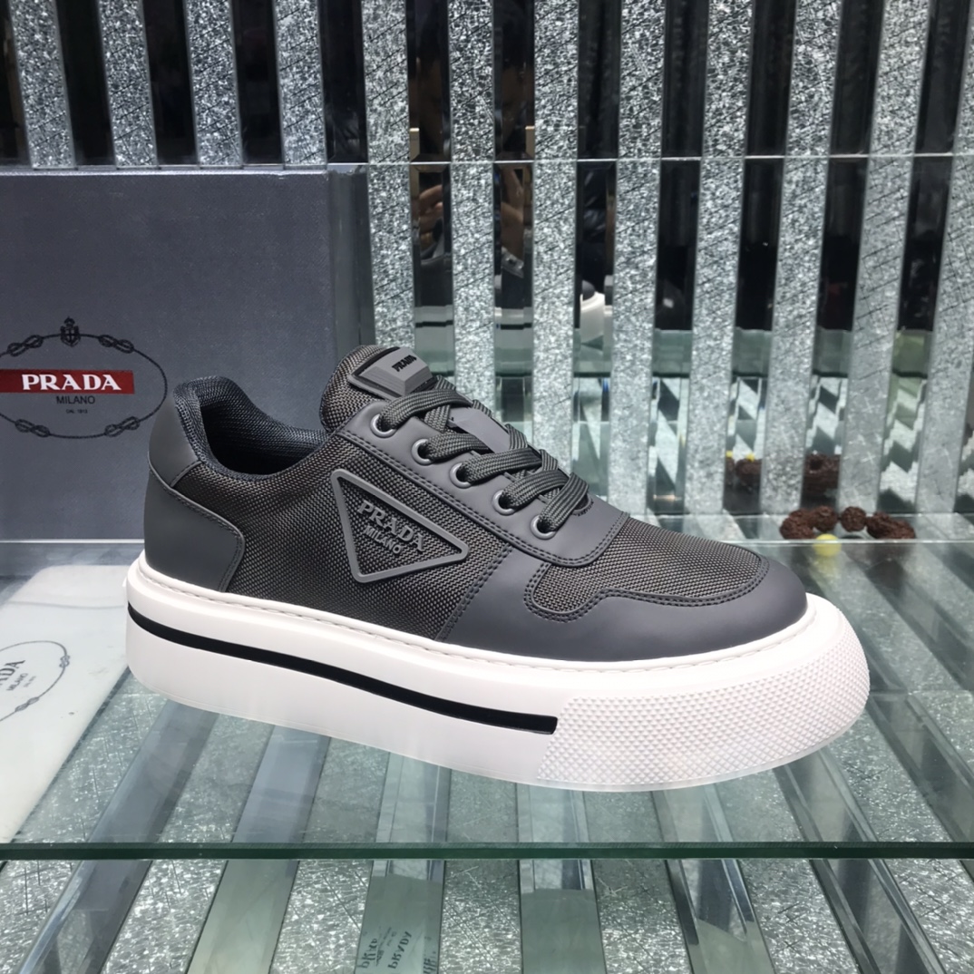 Prada Logo Sneakers In Black - EUR FASHION