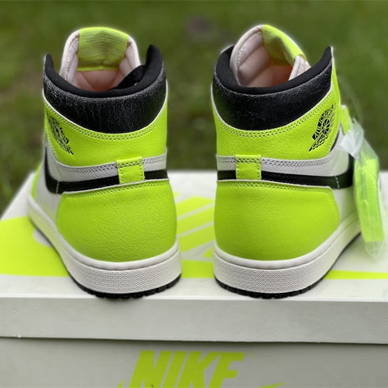 Air Jordan 1 High OG 'Volt' Sneakers   555088-702 - EUR FASHION