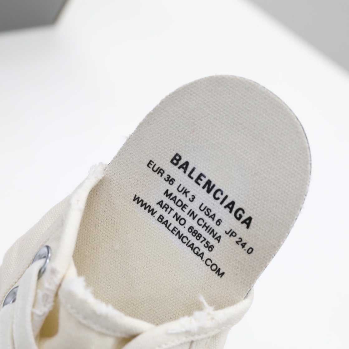 Balenciaga Men's  Paris High Top Sneaker In White - EUR FASHION