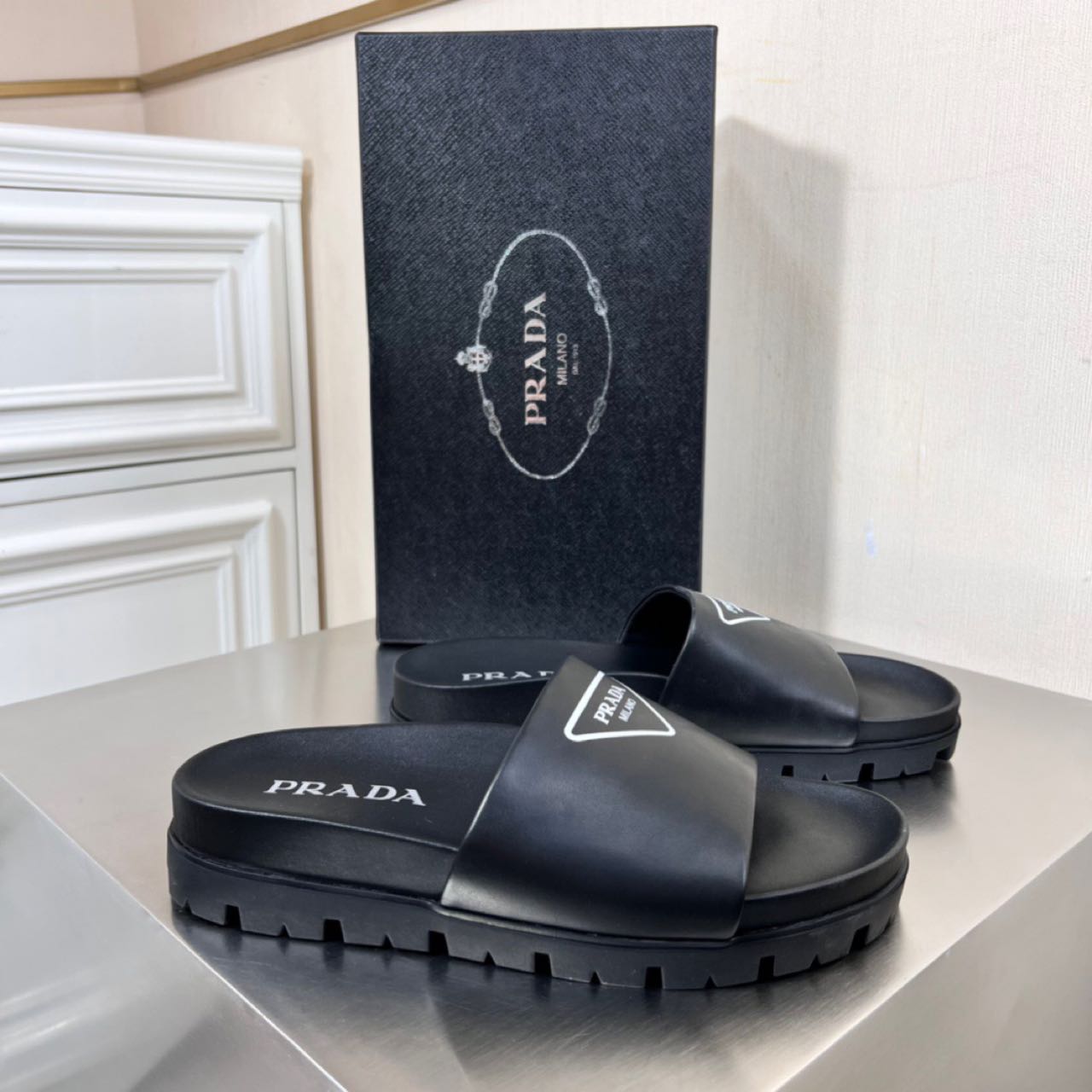 Prada Logo printed slippers - EUR FASHION