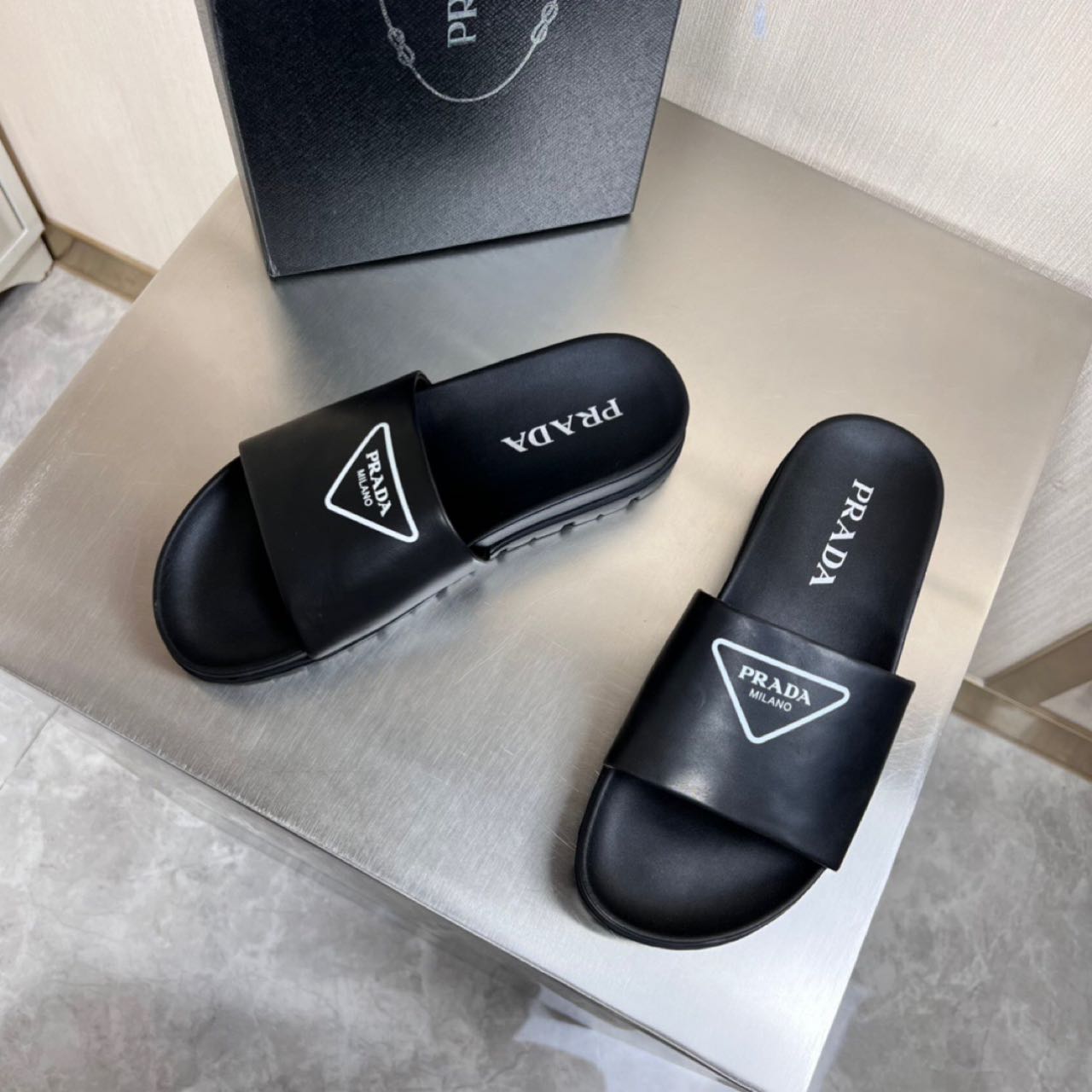 Prada Logo printed slippers - EUR FASHION