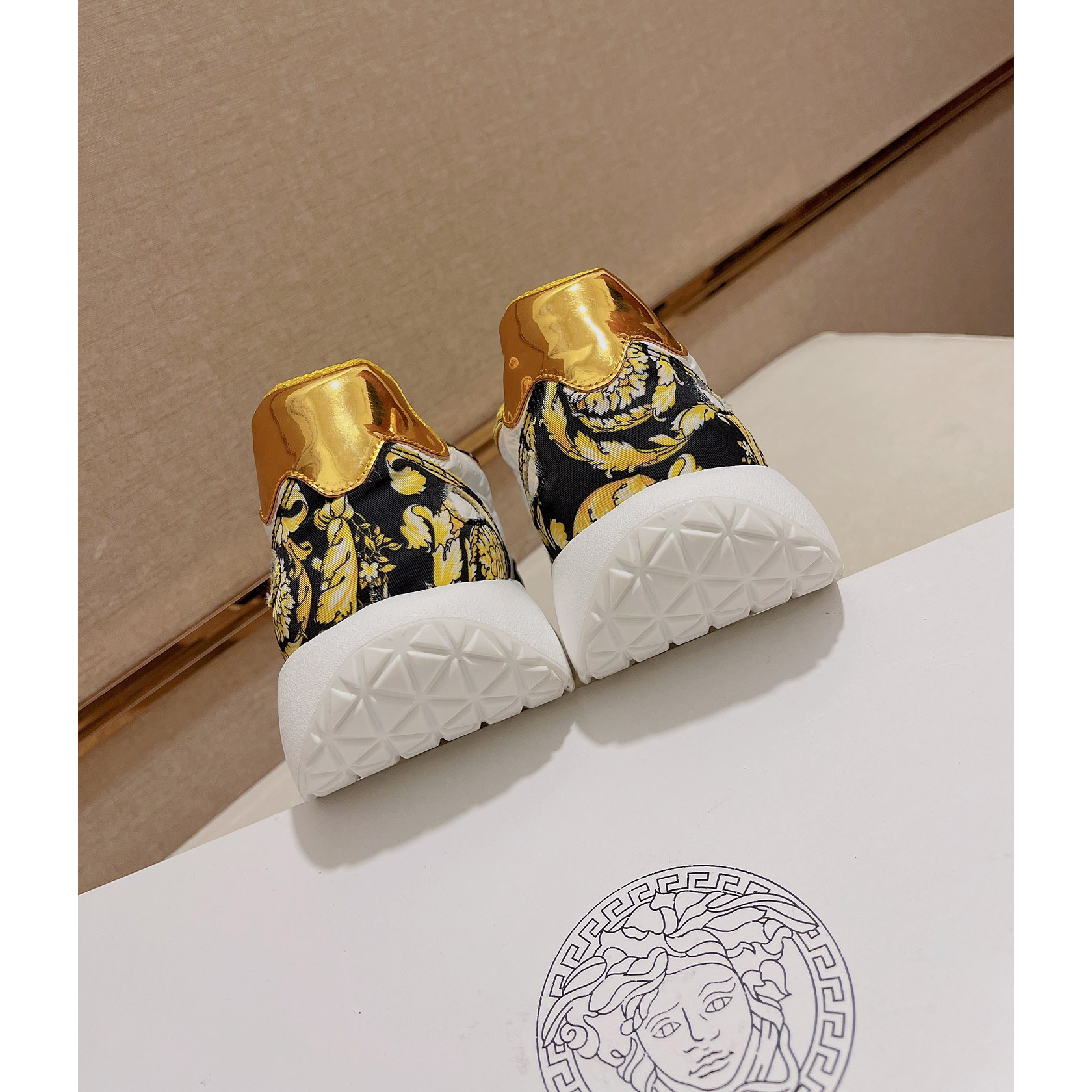 Versace Trigreca Sneakers  - EUR FASHION